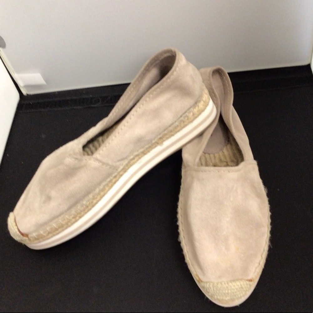 Camel Prada Shoes 👞 size 9
